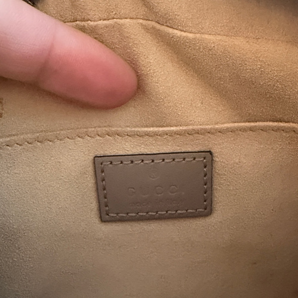 Gucci Beige Matelassé Chevron Crossbody with Gold GG - Picture 3 of 4